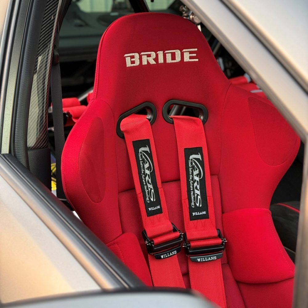 “VARIS X WILLANS” FIA RACING HARNESS